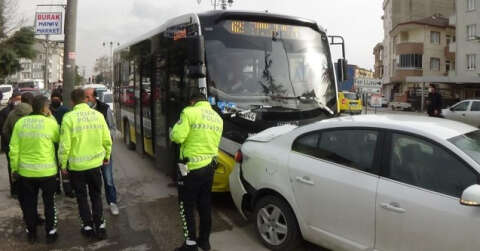 Önünde seyir halinde olan otomobile böyle çarptı