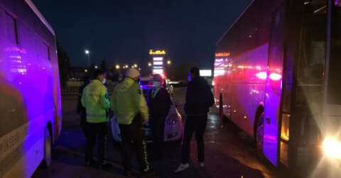 Şehirlerarası otobüste maske tartışması...Yolcu muavinin boğazını sıktı