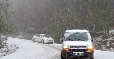 Osmaniye’de etkili olan kar yağışı yüksek kesimleri beyaza bürüdü