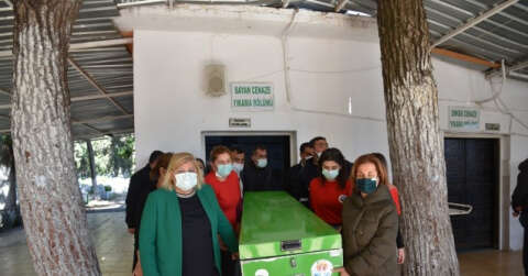 Ağabeyinin öldürdüğü hamile kadının tabutunu kadınlar taşıdı