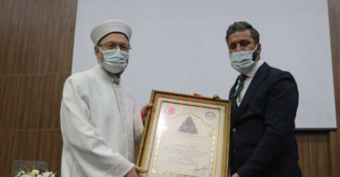 Diyanet İşleri Başkanı Erbaş, Diyarbakır’da STK temsilcileri ve kanaat önderleriyle bir araya geldi