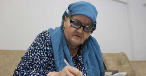 Rüyalarına şiir yazdı, şimdi on binlerce kişi izliyor