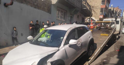 Virajı alamayan otomobilin çarptığı 2 yaşındaki çocuk hayatını kaybetti