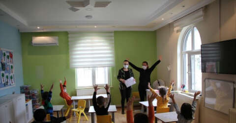 İkinci kez üniversite okudu, kendi bağışladığı okula öğretmen oldu