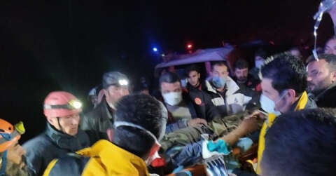 Kaybolduktan 38 saat sonra kaza yaptığı yerde yaralı halde bulundu