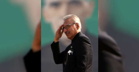 Pakistan Devlet Başkanı Alvi, aşılanmasının ardından Covid-19’a yakalandı