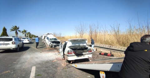 Şanlıurfa’da otomobiller kafa kafaya çarpıştı: 6 yaralı