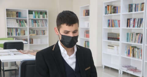 Görme engelli Halit azmiyle takdir toplarken hafızasıyla şaşırtıyor