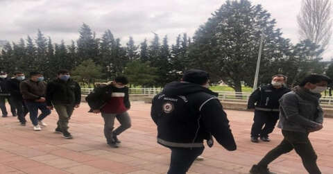 Kaçak yollarla Türkiye’ye giren 12 Afgan Samsun’da yakalandı