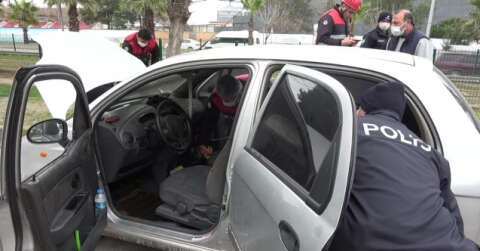 Polisin dikkati bir otomobili yanmaktan kurtardı