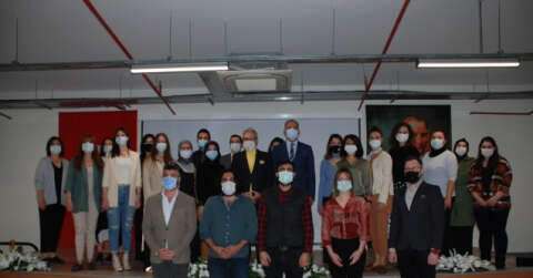 Kadınlar, yeni iletişim teknolojilerini kullanarak “güçlendi”