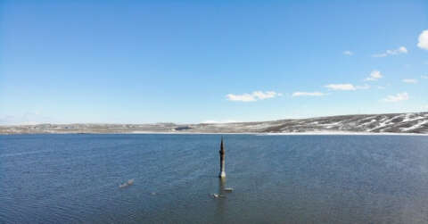 Kars’ta, cami minaresi ve eski yol sular altında kaldı