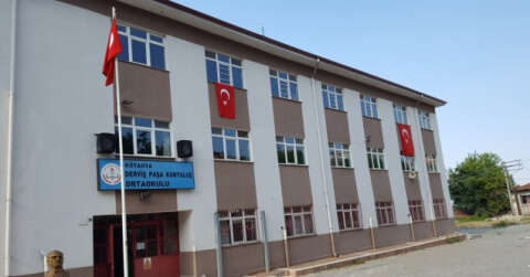 Kütahya’da korona virüs vakaları görülen ortaokulda eğitime ara verildi