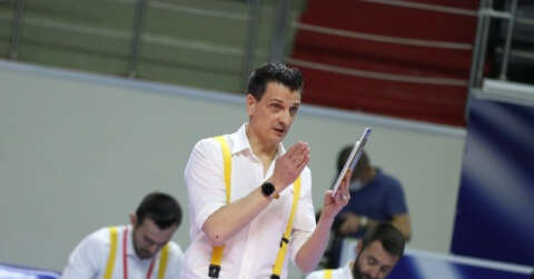 VakıfBank, yarı final serisinde 1-0 öne geçti