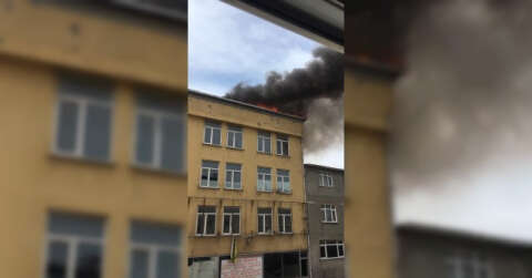 Başakşehir’de iş hanının çatı katında yangın