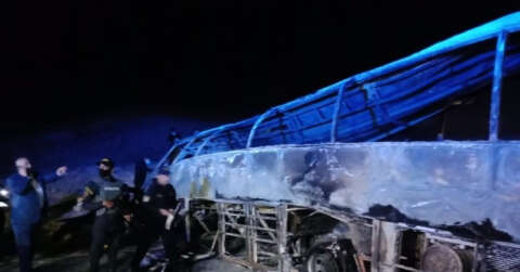 Mısır’da yolcu otobüsü devrildi: En az 20 ölü