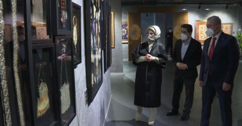 Emine Erdoğan "Kalbe Dokunan İlmek" sergisini ziyaret etti