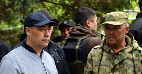 Kırgızistan Cumhurbaşkanı Caparov, çatışmaların yaşandığı sınır bölgesini ziyaret etti