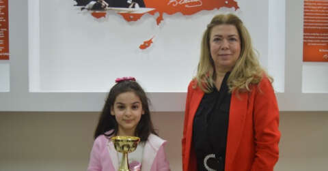 Matematikte 4 dünya birinciliği Elif Zeynep’ten