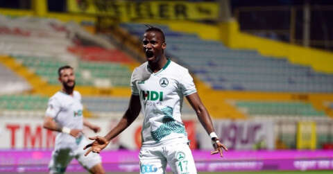 TFF 1. Lig: Tuzlaspor: 1 - GZT Giresunspor: 2 (İlk yarı sonucu)