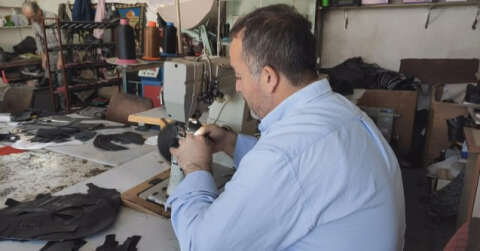 Kayseri’de ürettiği ayakkabıları Türkiye’nin dört bir yanına satıyor