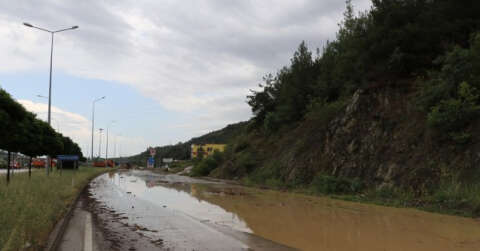 Amasya-Erzincan karayolu ulaşıma kapandı