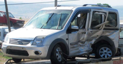 Araban’da iki araç çarpıştı: 10 yaralı
