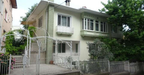 Humeyni’nin sürgün yıllarında Bursa’da kaldığı ev 20 milyona satılacak