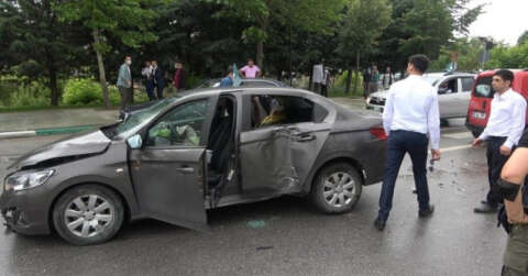 Davutoğlu’nun konvoyunda kaza: Genel Başkan Yardımcısı ve bir çocuk yaralandı