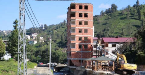Rize’de 2018 yılında meydana gelen selde dere yatağındaki 7 katlı bina ile sembolleşmişti