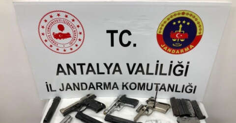 Antalya’da silah ticareti yapan 4 şüpheli tutuklandı