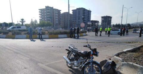 Kilis’te motosiklet traktöre çarptı: 1 ölü, 2 yaralı