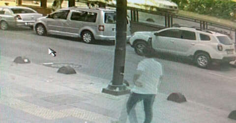 (Özel) Kağıthane’deki motosiklet kazası güvenlik kamerasında