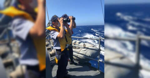 Kaş’ın 161 mil güneybatısında batan teknedeki 37 göçmen kurtarıldı