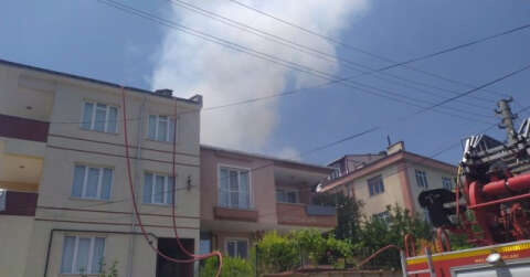 Edirne’de bir apartmanın çatısında çıkan yangın söndürüldü