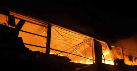 Kahramanmaraş’ta geri dönüşüm tesisinde yangın