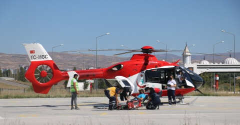 Kalp krizi geçirdi, ambulans helikopterle hastaneye yetiştirildi