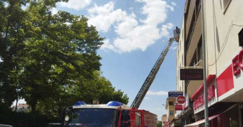 Lokanta bacasından çıkan yangın paniğe neden oldu