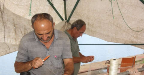 Rizeli balıkçılar av yasaklarının kalkacağı günü bekliyor