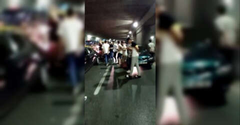 Yol kapatıp halay çektiler