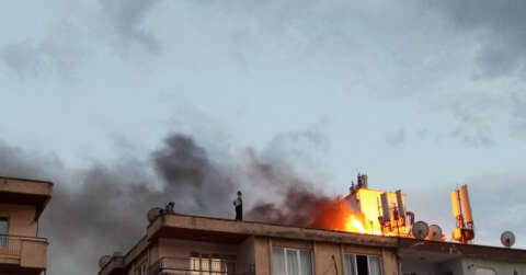 Kahramanmaraş’ta çatı yangını korkuttu