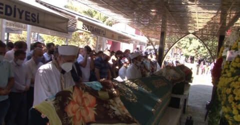 Sultanbeyli PTT Müdürü’nün kazada hayatını kaybeden ailesi son yolculuğuna uğurlandı