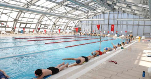 İnegöl’de yüzme havuzunda kış spor okulları kayıtları başladı