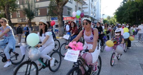 Süslü Kadınlar Bisiklet Turu’nda renkli görüntüler