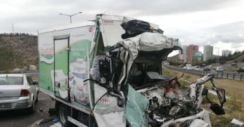 Başkent’te feci kazada üç kamyon birbirine girdi: 1 ölü, 2 yaralı