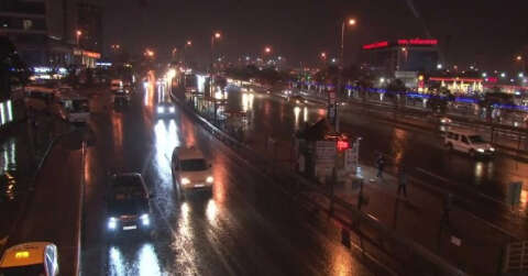 İstanbul’da sağanak yağış etkisini göstermeye başladı
