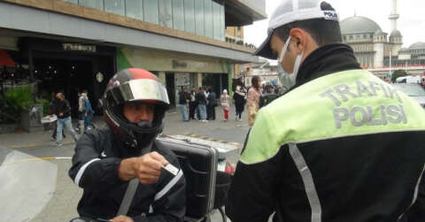 (Özel) Taksim’de trafik denetimi: Sürücülere ceza yağdı