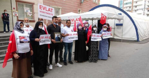 HDP önündeki nöbete bir aile daha katıldı