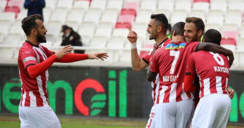 Süper Lig: D.G. Sivasspor: 4 - Fatih Karagümrük: 0 (Maç sonucu)