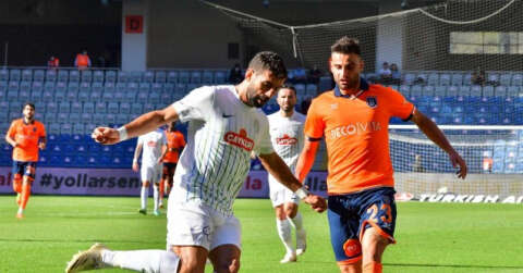 Süper Lig: Medipol Başakşehir: 1 - Çaykur Rizespor: 0 (İlk yarı)